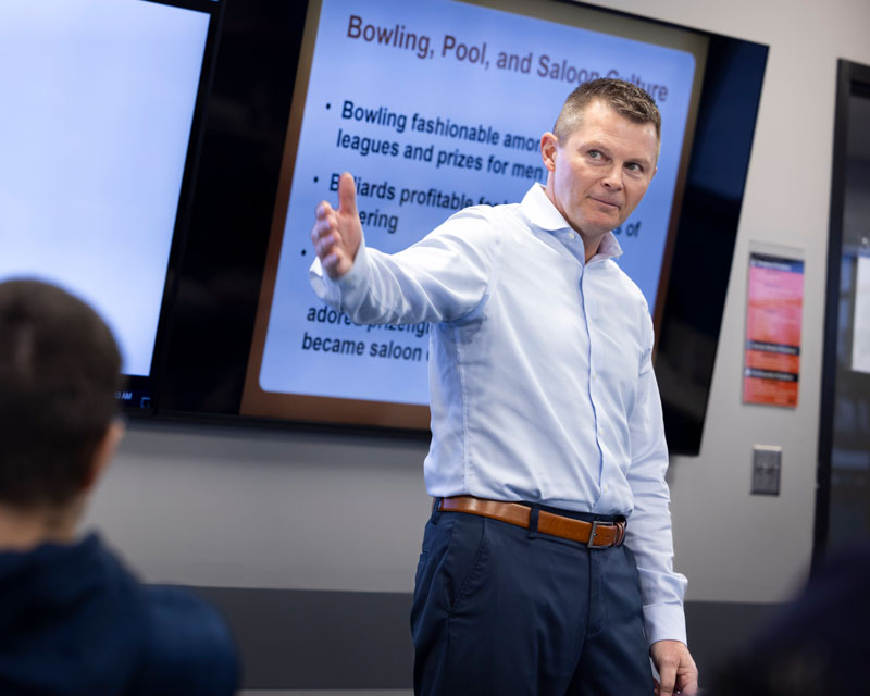 Professor Craig Dyer teaching a class